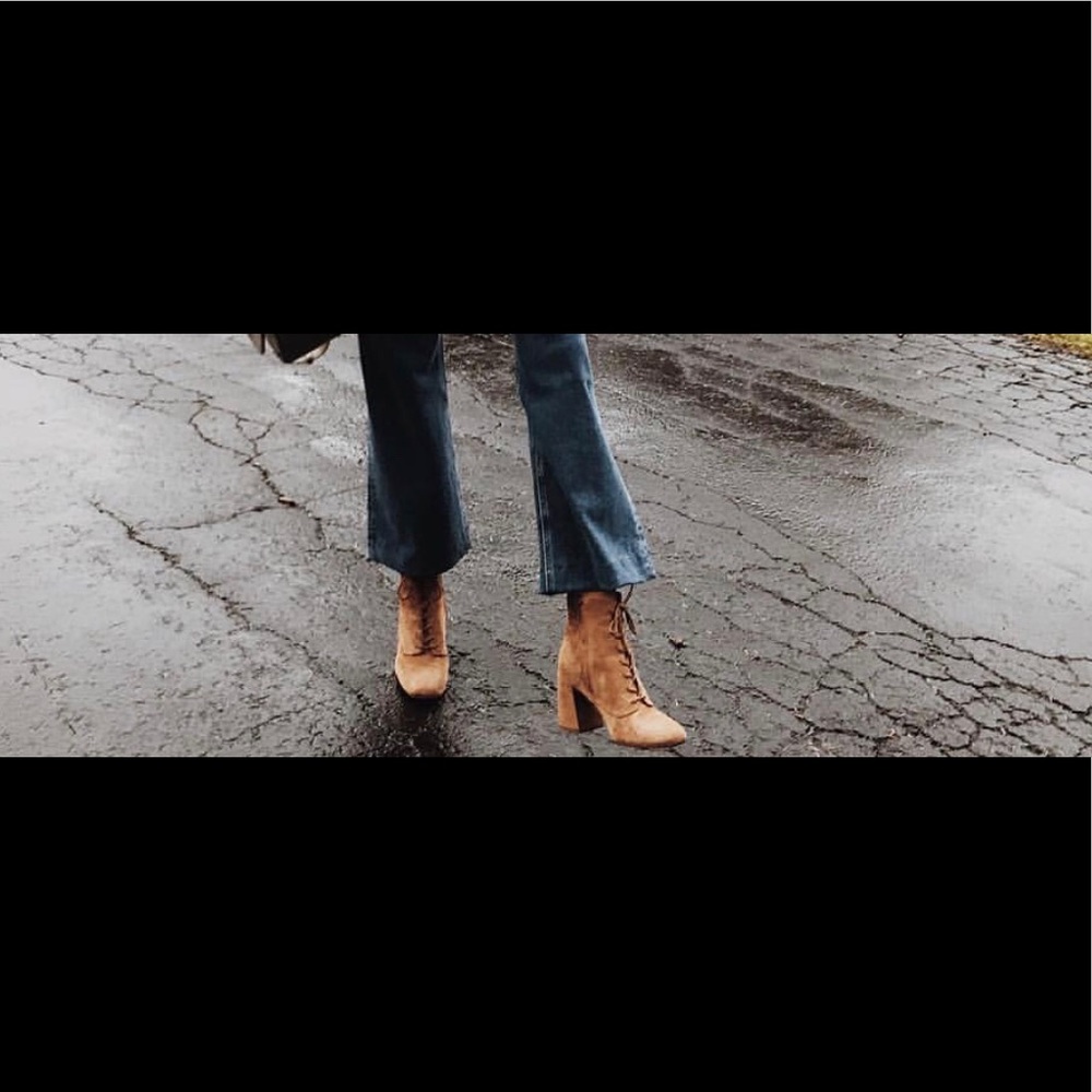 ISO OF THESE BOOTS.